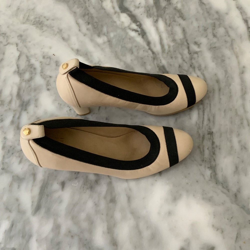 Stuart Weizman Beige With Black Trim 9 M - image 2